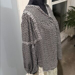Old Navy Bohemian Style Flowy Black and White Geometric Rosette Blouse